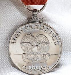 100% original full size 1975-85 Papua New Guinea 10th Ann. Independence Medal