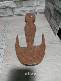 18.5 Papua New Guinea Hand Carved Wood withCowrie Shell Eyes Suspension Food Hook
