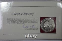 1977 Papua New Guinea Queen Elizabeth II Jubilee SILVER Coin + Stamps with COA