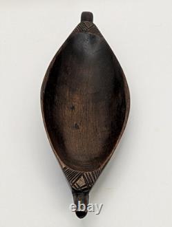 African Antique / Vintage Tribal Carved Wood Canoe Shaped Bowl Papua New Guinea