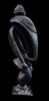 Amulet, statue, tribal art, oceanic art, sepik carving, papua new guinea