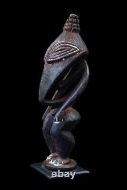 Amulet, statue, tribal art, oceanic art, sepik carving, papua new guinea