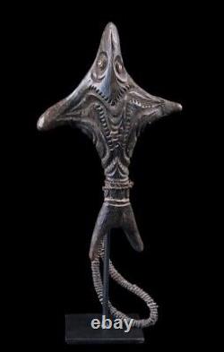 Amulette poisson, fish cult figure, oceanic art, Papua new guinea, tribal art