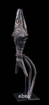 Amulette poisson, fish cult figure, oceanic art, Papua new guinea, tribal art