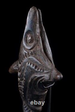 Amulette poisson, fish cult figure, oceanic art, Papua new guinea, tribal art