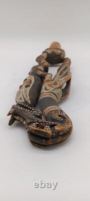 Antique New Guinea Papua ornamental flute stopper crocodile spirits