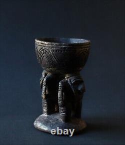 Antique Papua New Guinea Carved Wooden Betel Nut Mortar 12.5cm Tall