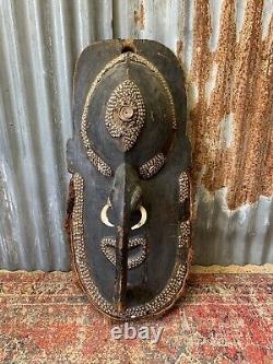 Antique Sepik Papua Carved Wooden Mask Wood Tusk Cowrie Shell X LARGE 90cm