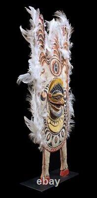 Bouclier d'apparat, ceremonial shield, oceanic art, tribal art, papua new guinea