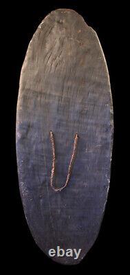 Bouclier de guerre, war shield, oceanic art, primitive art, papua new guinea