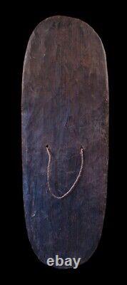 Bouclier de guerre, war shield, oceanic art, primitive art, papua new guinea