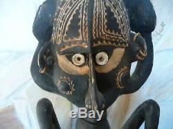 Charming Antique JAPANDAI Figure Papua New Guinea Oceanic Art