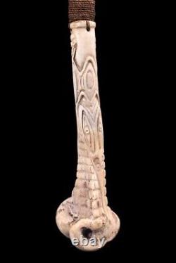 Chasse-mouche océanien, carved tool, oceanic art, fly-hunting, Papua New guinea