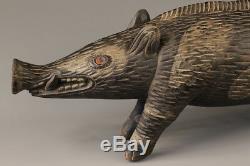 Cochon sculpté iatmul, sepik carving, wooden pig, papua new guinea