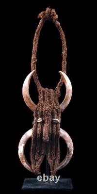 Collier d'apparat, traditional ornament, oceanic art, papua new guinea