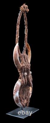 Collier d'apparat, traditional ornament, oceanic art, papua new guinea