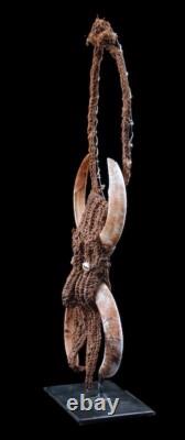 Collier d'apparat, traditional ornament, oceanic art, papua new guinea Collier d'apparat, traditional ornament, oceanic art, papua new guinea
