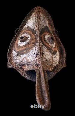 Didagur mask, primitive art, masque heaume, oceanic art, papua new guinea