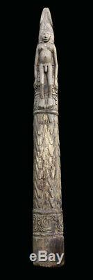 House post, carved totem, poteau de case, oceanic art, papua new guinea
