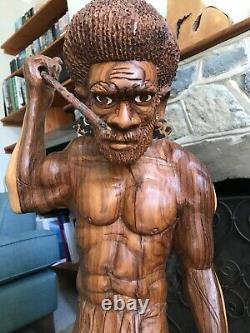 Impressive wood carving from Papua New Guinea