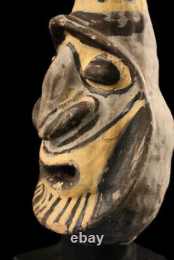 Kwoma clay figure, ceramic, poterie, oceanic art, papua new guinea