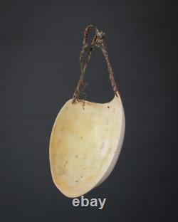 MAN'S PECTORAL, Pakol, Mendi Valley. Southern Highlands, Papua New Guinea