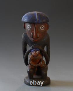 MOTHER AND CHILD FIGURE, Sepik River, Papua New Guinea