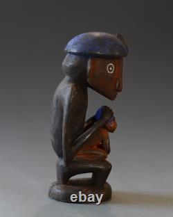 MOTHER AND CHILD FIGURE, Sepik River, Papua New Guinea