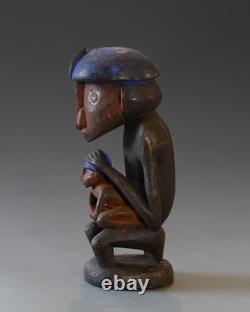 MOTHER AND CHILD FIGURE, Sepik River, Papua New Guinea