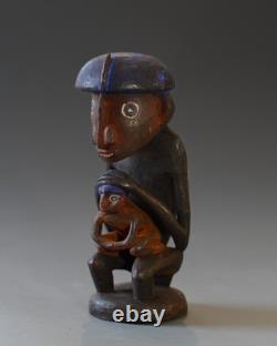 MOTHER AND CHILD FIGURE, Sepik River, Papua New Guinea