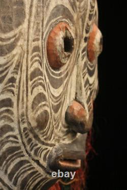 Masque de danse Iatmul, dancing spirit mask, papua new guinea, oceanic art