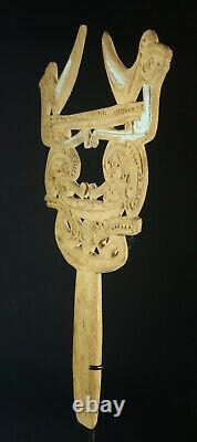 Massim munkuris canoe decoration that identifies clan Papua New Guinea