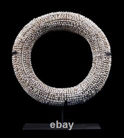 Monnaie d'échange Tolaï, currency ring shell, oceanic art, papua new guinea