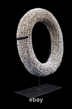 Monnaie d'échange Tolaï, currency ring shell, oceanic art, papua new guinea