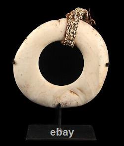 Monnaie d'échange bénitier, currency ring shell, oceanic art, papua new guinea