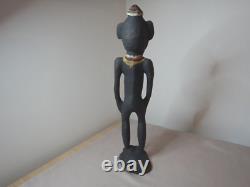 OLD PAPUA NEW GUINEA CARVED AND PAINTED WOOD STATUE OF A MAN SHELL EYES 37cm