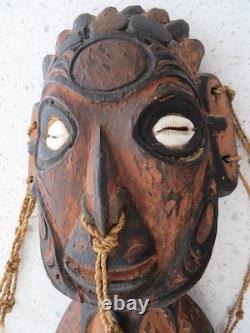 Ocean art, tribal art. Ancestor wooden sculpture Sepik River Papua New Guinea