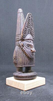Old Miniature Carved Figure of a SEPIK ancestor PAPUA NEW GUINEA early 1900
