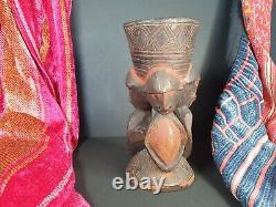 Old Papua New Guinea Carved Wooden Sepik River Face Paint Holder. Beautiful