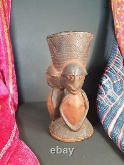 Old Papua New Guinea Carved Wooden Sepik River Face Paint Holder. Beautiful