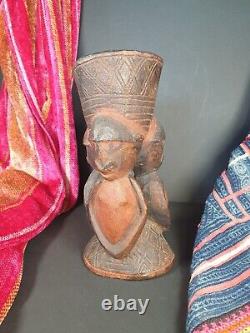 Old Papua New Guinea Carved Wooden Sepik River Face Paint Holder. Beautiful