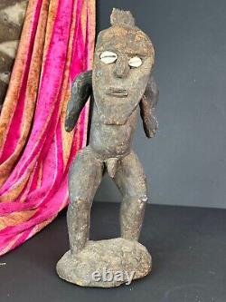 Old Papua New Guinea Eastern Highlands Wood Carving. Beautiful collection and d