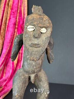 Old Papua New Guinea Eastern Highlands Wood Carving. Beautiful collection and d