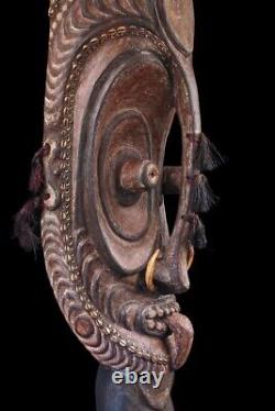 Orator's stool, siège d'orateur, oceanic art, Papua New Guinea, tribal art