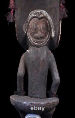 Orator's stool, siège d'orateur, oceanic art, Papua New Guinea, tribal art