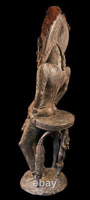 Orator's stool, siège d'orateur, oceanic art, papua new guinea