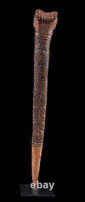 Os sculpté, carved tool, oceanic art, primitive art, Papua New guinea