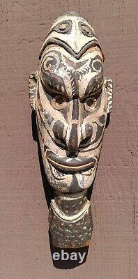 PAPUA NEW GUINEA AUTHENTIC Ancestor statue/ TOTEM 13 x 5 x 2