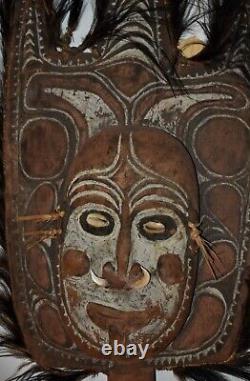 Papua New Guinea Canoe Prow Mask, Shells 33 1900s