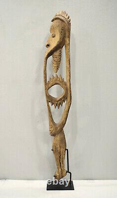 Papua New Guinea Hook Figure One Leg Yipwon Villiage Black Water Lakes